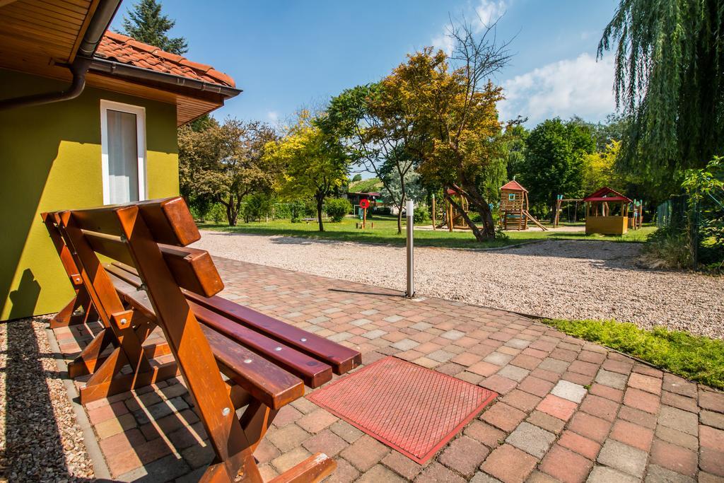 Penzion V Parku Cejkovice  Exterior photo